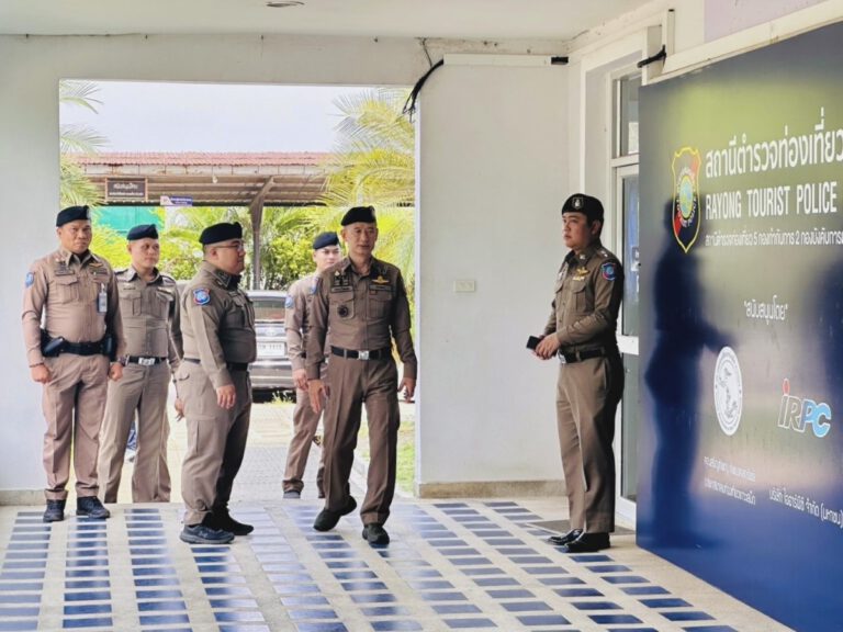 รอง ผบก.ทท.1 ตรวจเยี่ยมสถานีตำรวจท่องเที่ยวระยอง